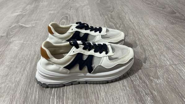 Продаются кроссовки