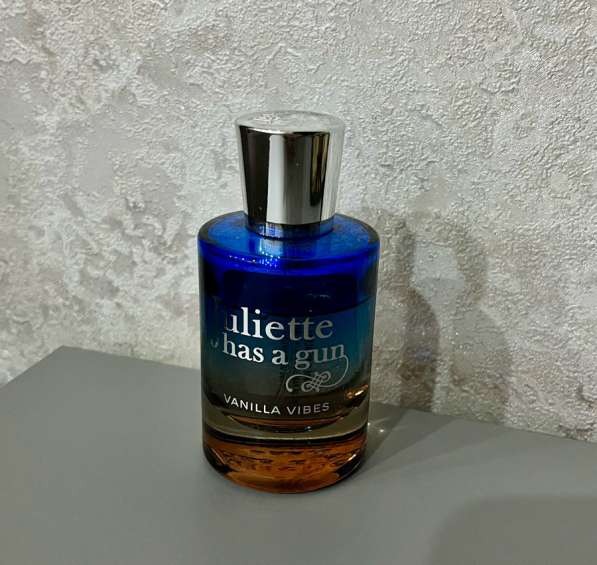 Продам оригинальную парфюмерную воду !