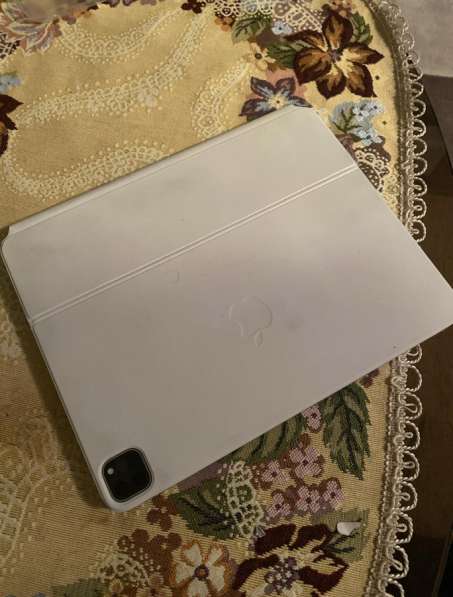 IPad Pro 12,9 (6-го поколения) + чехол в Калуге