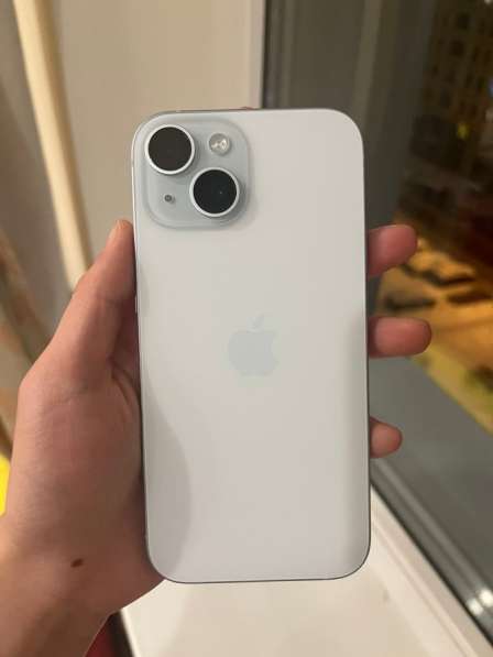 Мобильный телефон iPhone15, синий