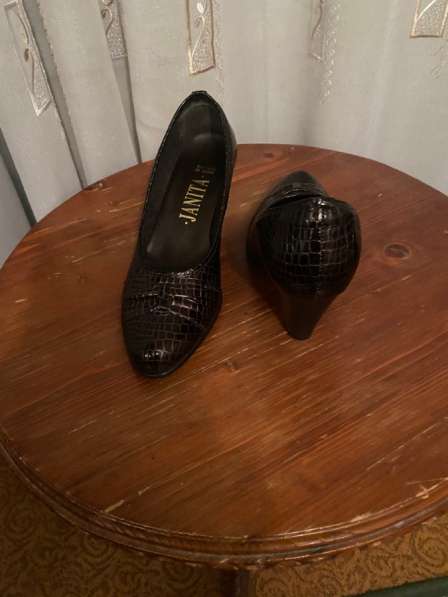 Осенние туфли лак