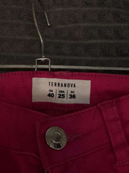 Женские джинсы розового цвета в Москве