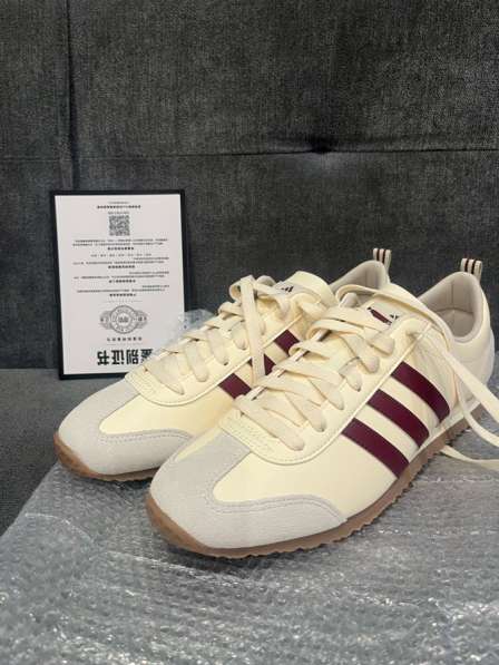 Продам кеды adidas