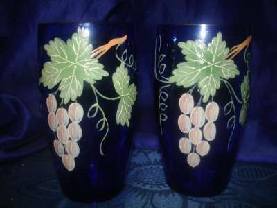 пара старинных стаканов с ручной роспись