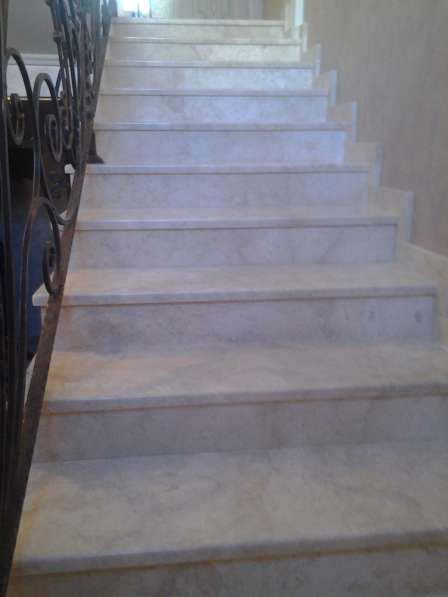 Лестницы из натурального камня мрамора и гранита в Бронницах фото 8