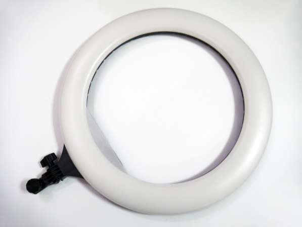 Кольцевая LED лампа YQ-460B 45см 220V 3 крепл. тел. + пульт в фото 9