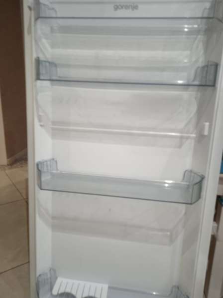 Продается встраиваемый холодильник в фото 5
