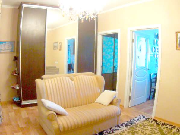 Однокомнатная квартира 55кв \ прихожая переделанная в зал в Севастополе фото 3