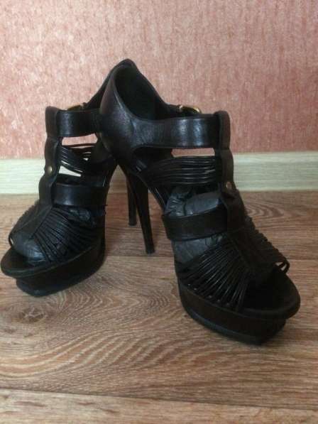 Босоножки YSL