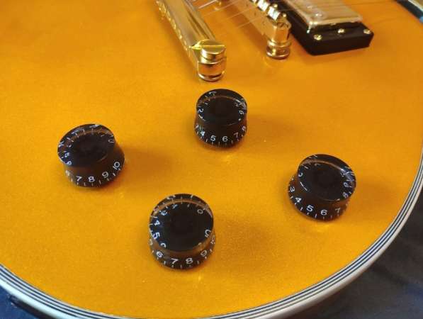 Копия Gibson Les Paul Custom Goldtop. Бесплатная Доставка в Волгограде