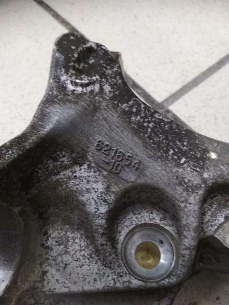 Кулак поворотный BMW 330i) в Москве фото 3