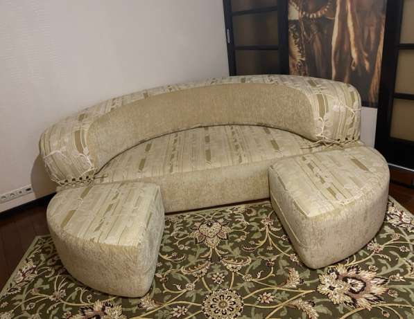 Круглая диван-кровать с пуфиками в Реутове фото 6