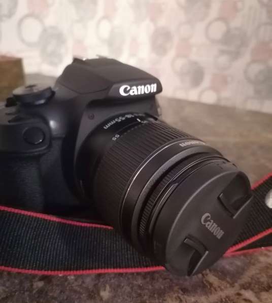 Зеркальная фотокамера Canon EOS 2000D Kit 18-55 DC чёрный в Москве фото 3