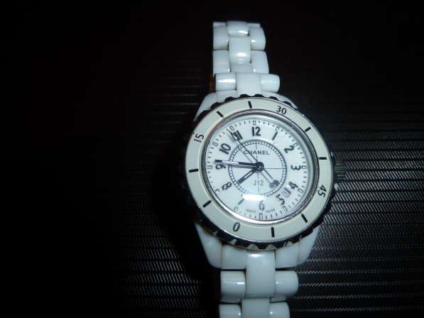 Продам женские белые керамические часы