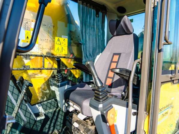 Гусеничный экскаватор LGCE (SDLG) E6505H в Москве