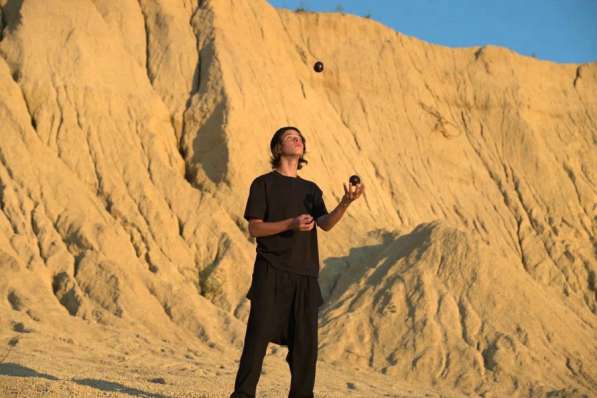 Цирковое-тиотральное выступление с жонглированием на 5-10 в Санкт-Петербурге