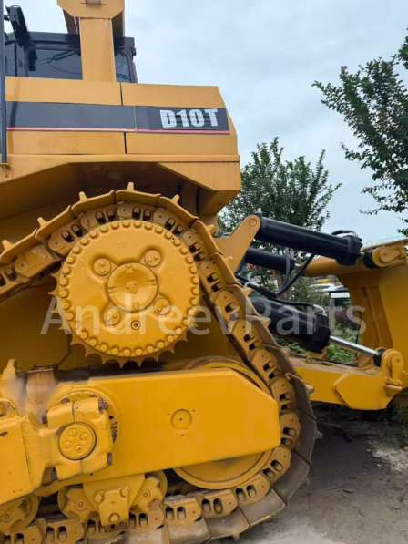 Бульдозер Caterpillar D10T в Санкт-Петербурге