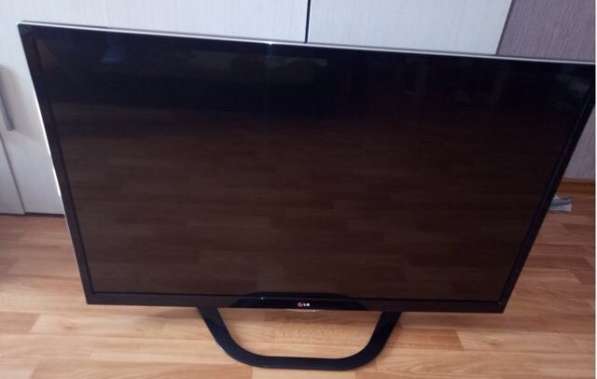 Телевизор LG 42LA643V