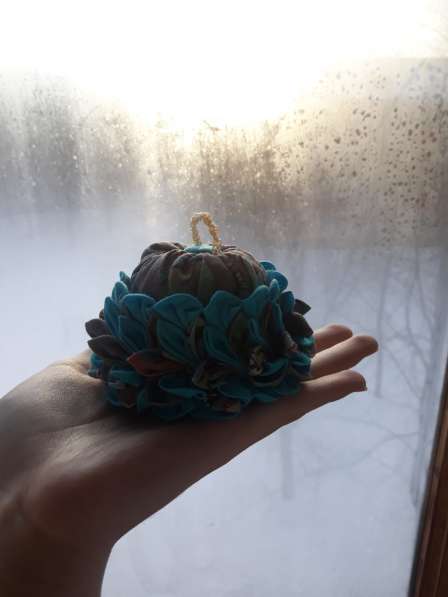 Оформление вышивкой одежды в фото 18