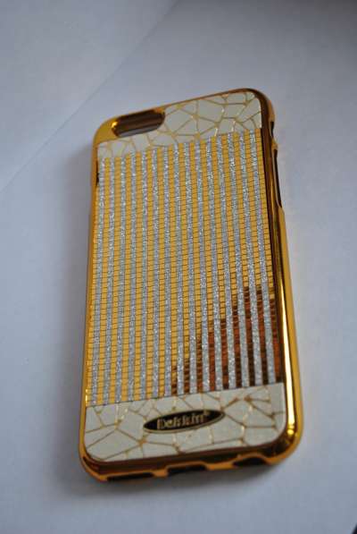 Чехол - бампер для IPhone 6 фирмы Dekkin в золотом цвете в Ставрополе