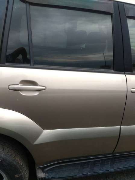Дверь задняя правое на Toyota Land Cruiser Prado120