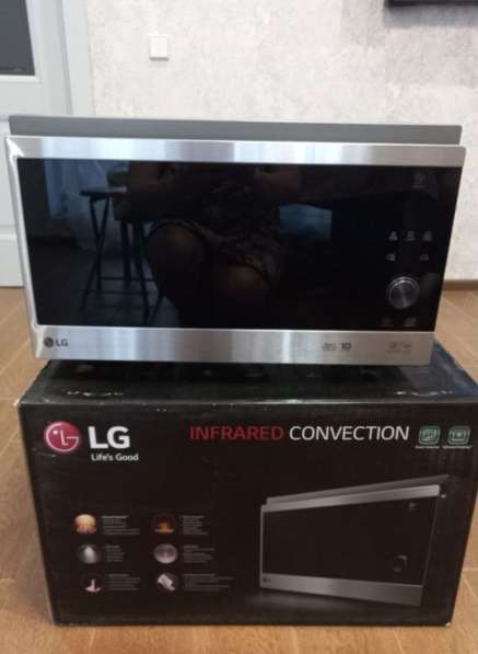 Микроволновая печь LG MJ3965AIS