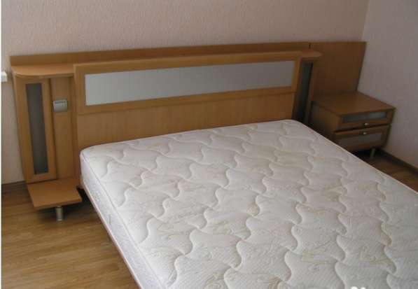 Кровать 2-ух спальная с двумя прикроватными тумбами