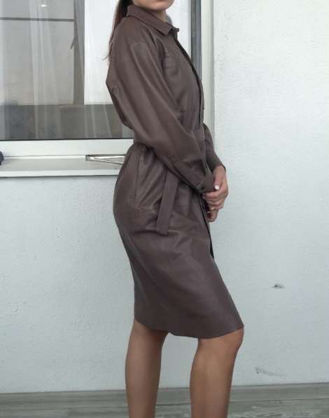 Платье-рубашка из экокожи в Санкт-Петербурге фото 4