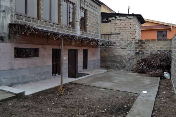 Элитный квартал в Ереване, двухэтажный дом в 