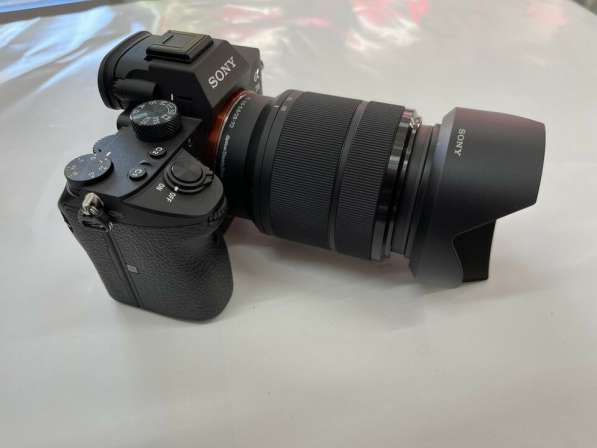 Sony Alpha A7 III с объективом 28-70 мм в фото 5