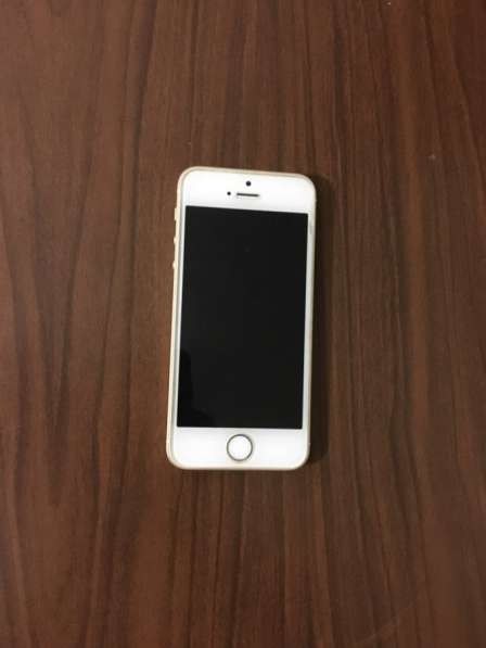 IPhone SE 32 GB в Москве