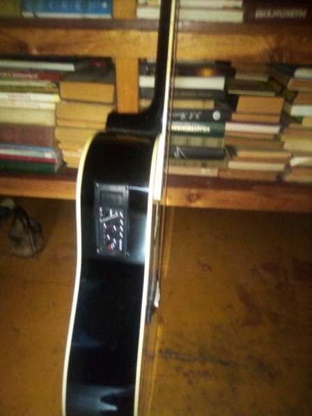 Продаю электроакусьическую гитару в Калаче-на-дону