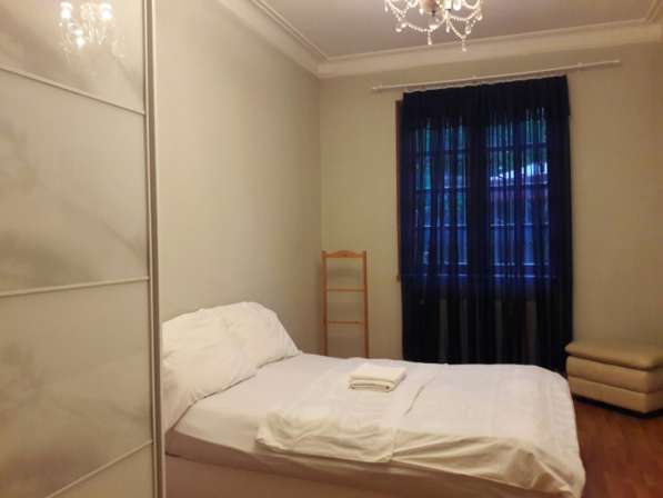 Тбилиси-посуточно 4 комнатная квартирa пр. Руставели в фото 29