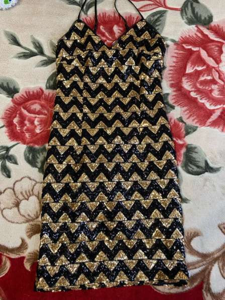 Платье праздничное р.42