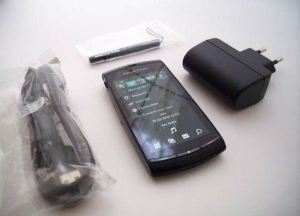 Sony Ericsson U5i Vivaz Black (оригинал) в Москве фото 4