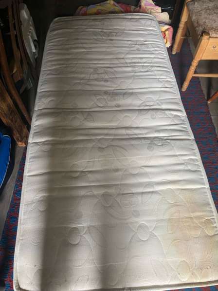 Продам матрас односпальный