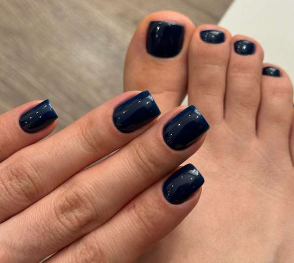 Маникюр педикюр