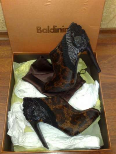 Ботильоны новые BALDININI меховые