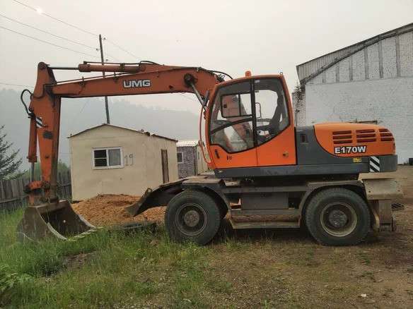 Аренда и услуги колесного экскаватора