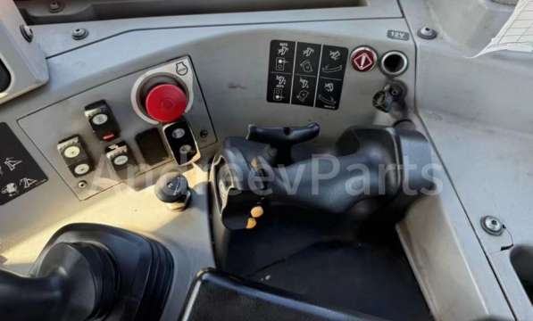 Бульдозер Caterpillar D10T2 в Санкт-Петербурге фото 3