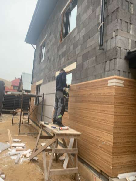 Строительная бригада из Белорусии в Москве