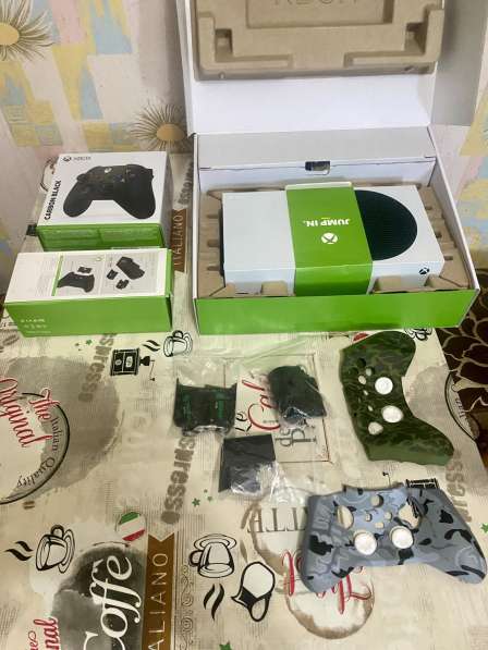 Продам XBOX SERIES S 512gb Состояние новая