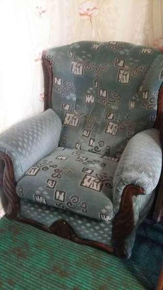 Продам угловой диван и кресло б/у в хорошем состоянии в Севастополе