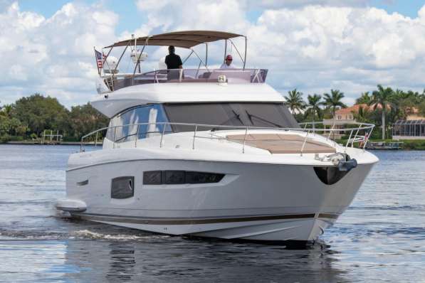 Новая Luxury яхта Prestige 550 Flybridge -58 fit