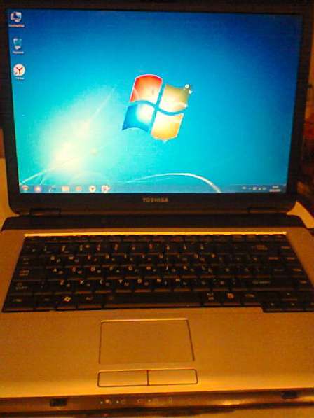 Toshiba satellite A200 A210 петля матрицы левая в Москве фото 11