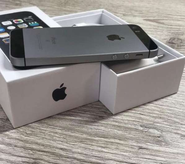 Продам iPhone se, 32гб. ?