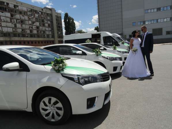 Кортеж из автомобилей Toyota на свадьбу, машины и украшения в Волгограде фото 9