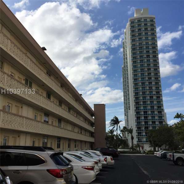 Продается прекрасная однокомнатная квартира в Майами в фото 10