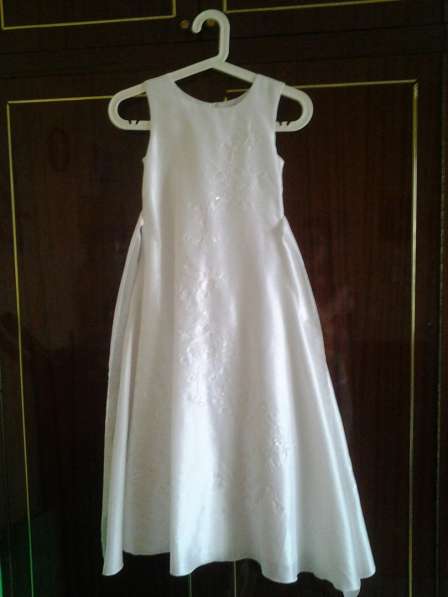 Белое платье + накидка в Снежинске фото 3