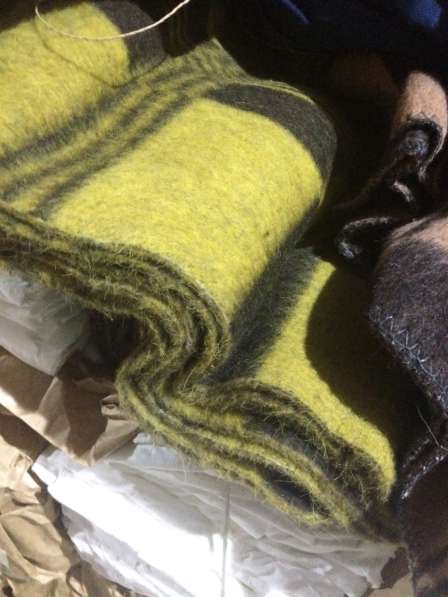 Одеяла полушерстяные оптом в Майкопе